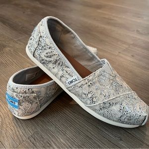 Toms size 6.5 sparkle shoes.